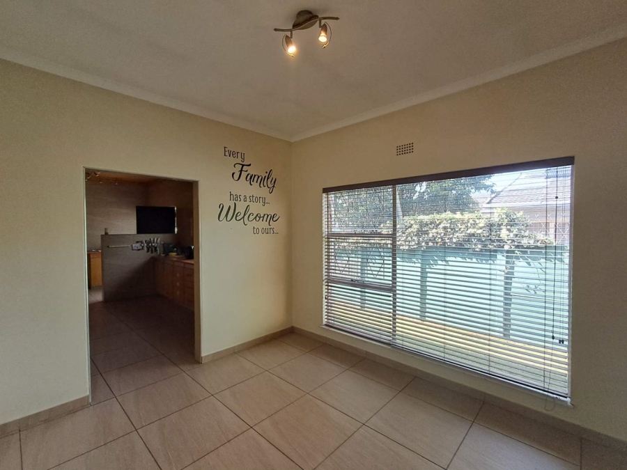 6 Bedroom Property for Sale in Kibler Park Gauteng