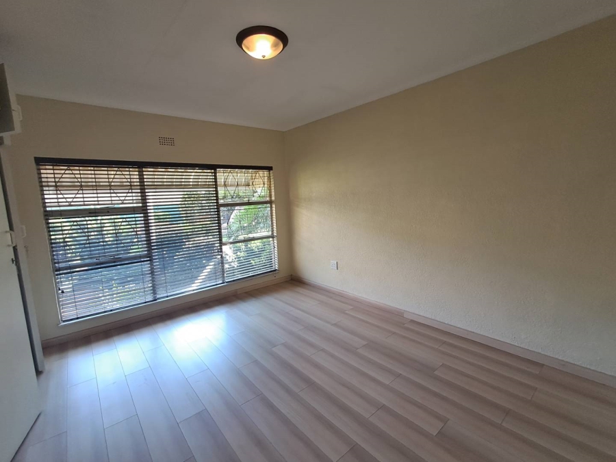 6 Bedroom Property for Sale in Kibler Park Gauteng