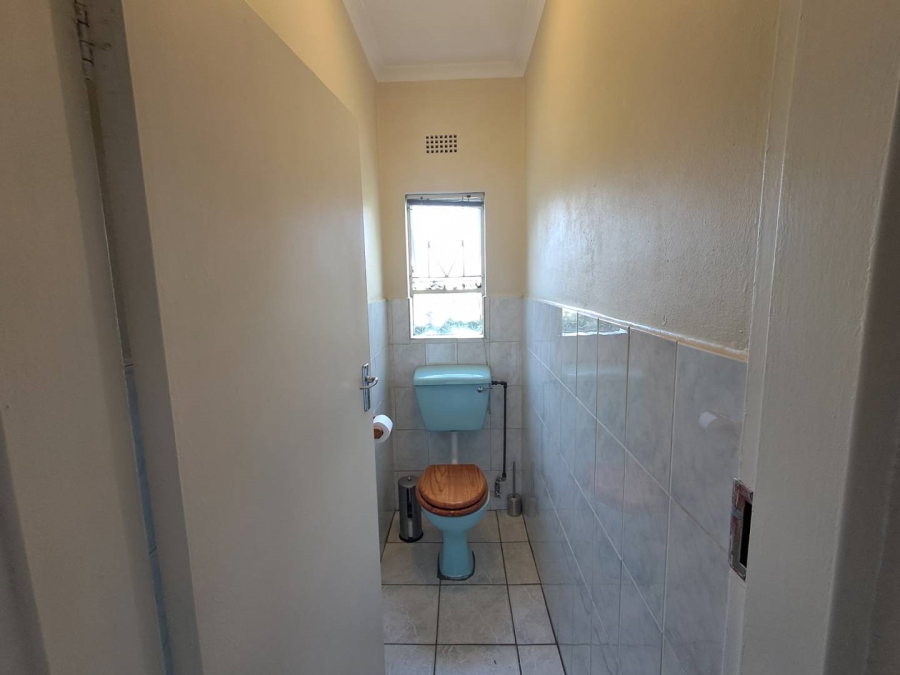 6 Bedroom Property for Sale in Kibler Park Gauteng