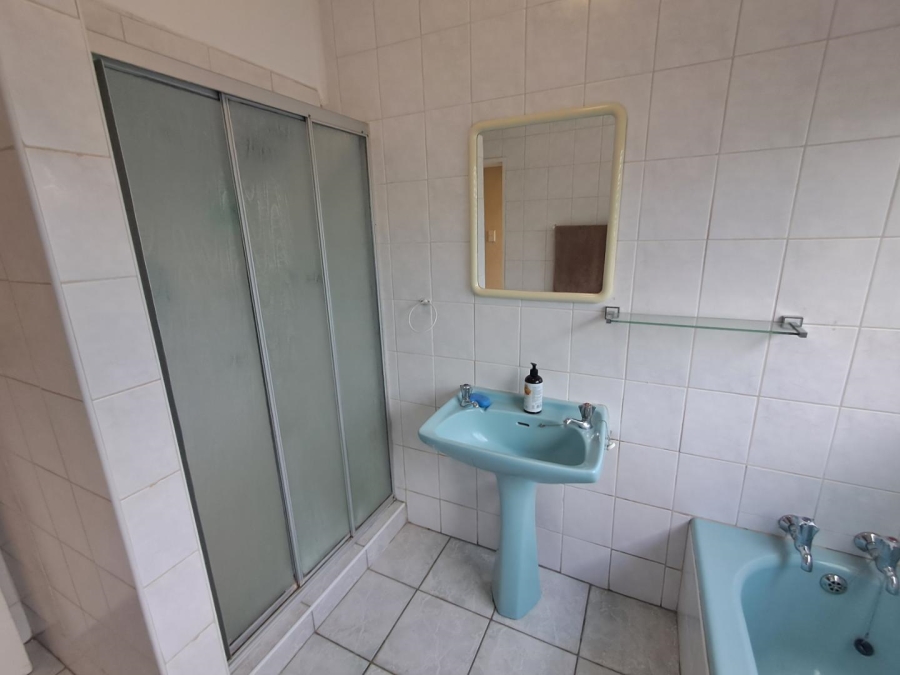 6 Bedroom Property for Sale in Kibler Park Gauteng