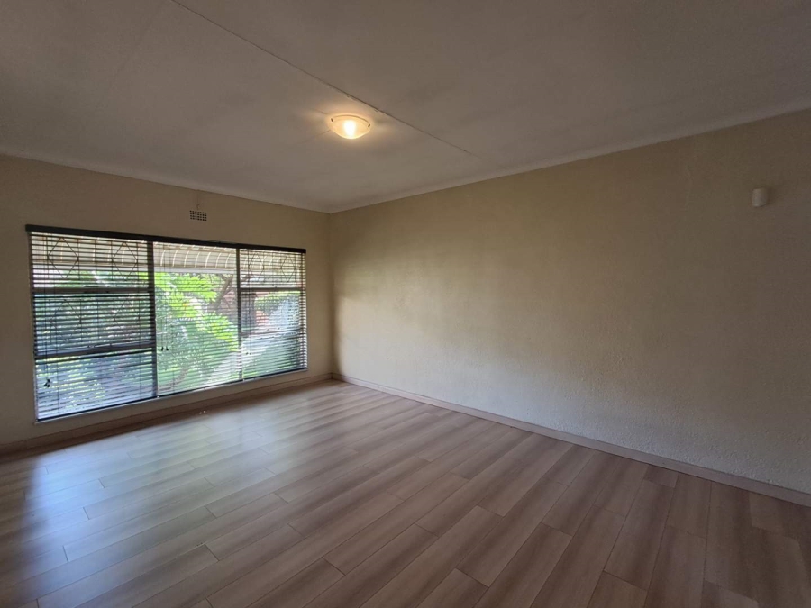 6 Bedroom Property for Sale in Kibler Park Gauteng