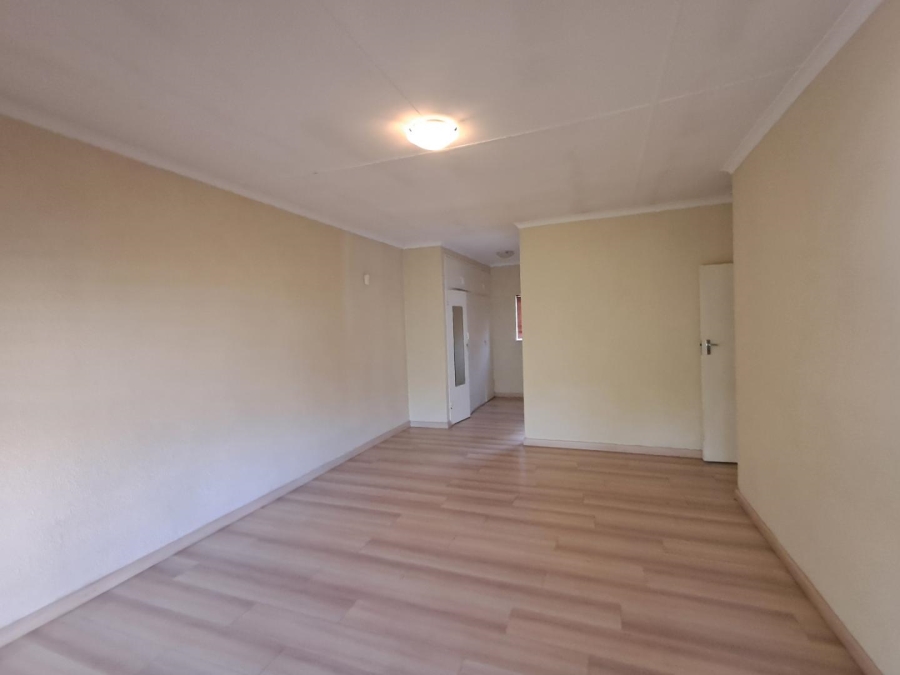 6 Bedroom Property for Sale in Kibler Park Gauteng