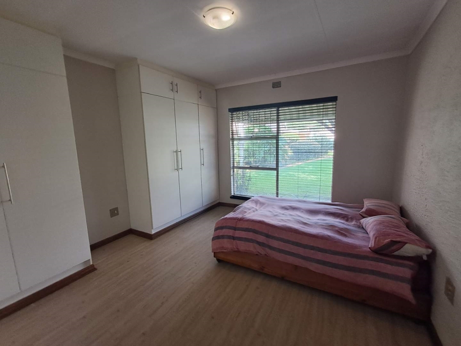 6 Bedroom Property for Sale in Kibler Park Gauteng