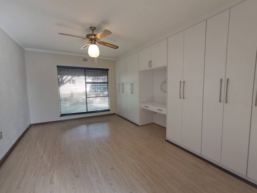 6 Bedroom Property for Sale in Kibler Park Gauteng