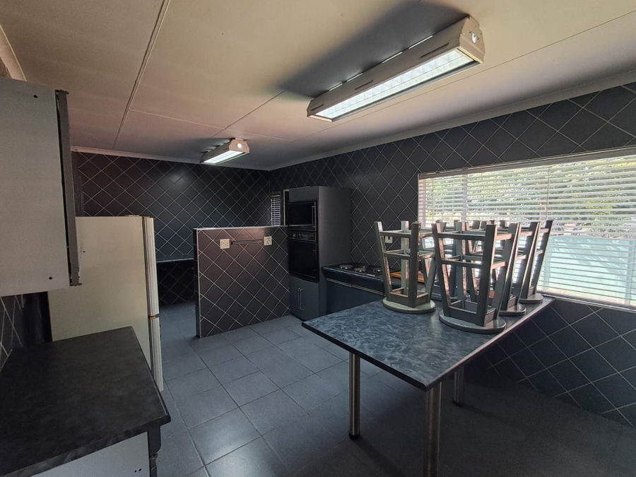 6 Bedroom Property for Sale in Kibler Park Gauteng