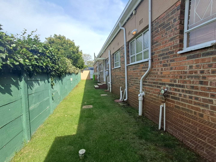 6 Bedroom Property for Sale in Kibler Park Gauteng