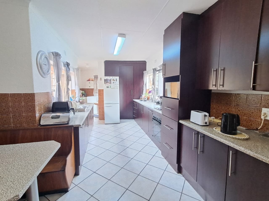 3 Bedroom Property for Sale in Brackenhurst Gauteng