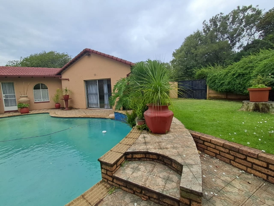 3 Bedroom Property for Sale in Brackenhurst Gauteng