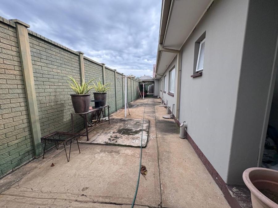 4 Bedroom Property for Sale in Risiville Gauteng