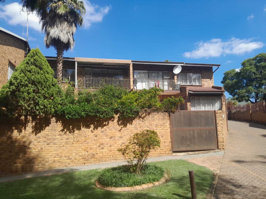 3 Bedroom Property for Sale in South Crest Gauteng