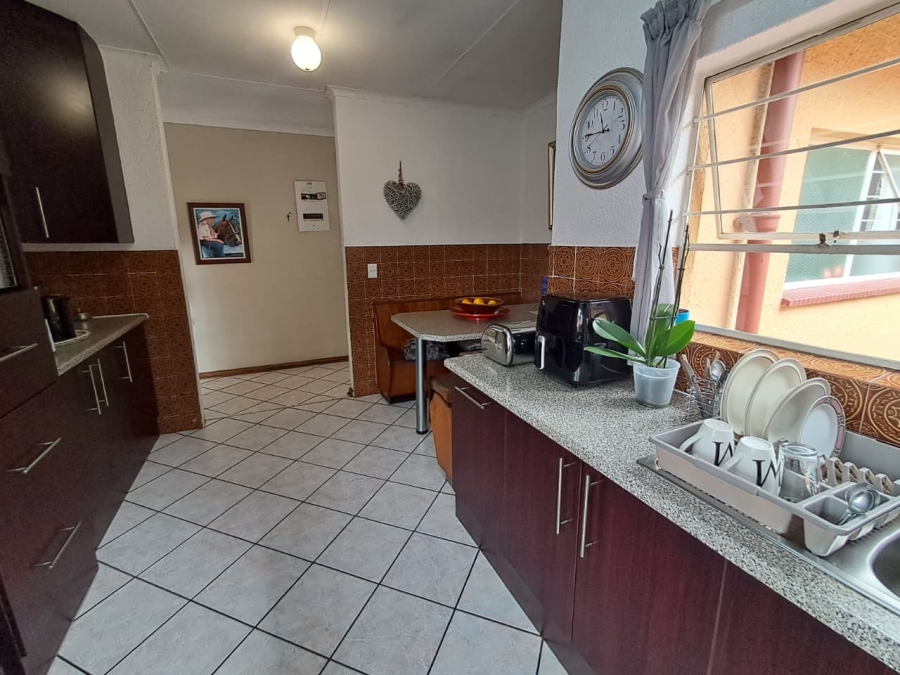 3 Bedroom Property for Sale in Brackenhurst Gauteng