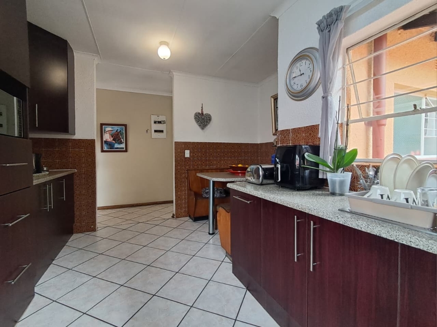 3 Bedroom Property for Sale in Brackenhurst Gauteng