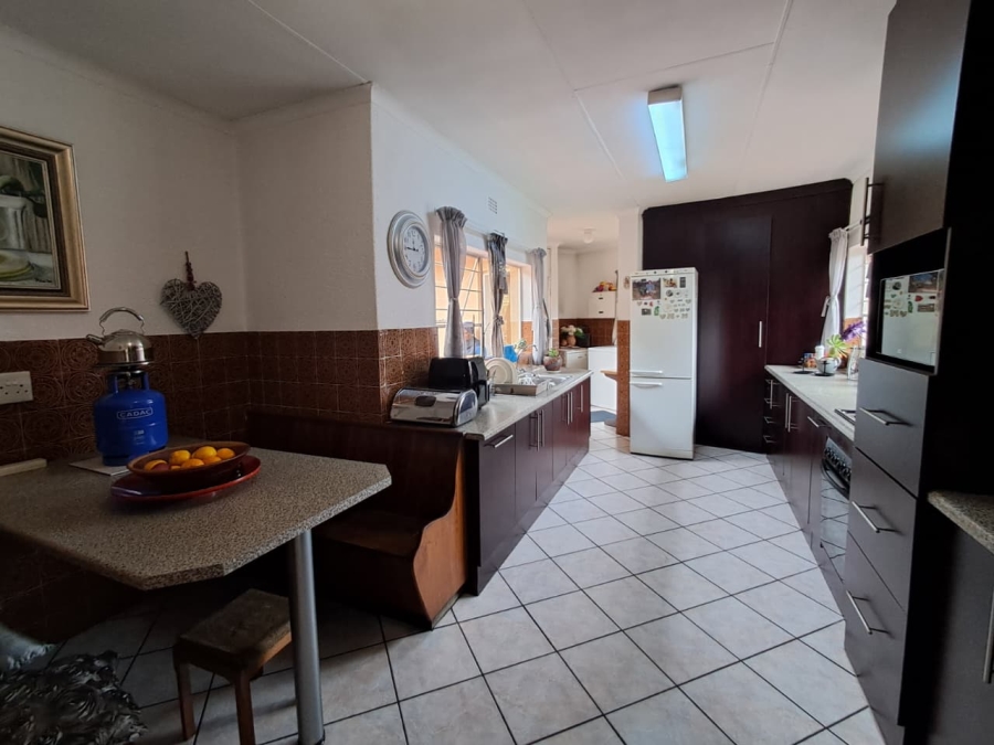 3 Bedroom Property for Sale in Brackenhurst Gauteng