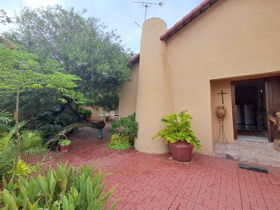 3 Bedroom Property for Sale in Brackenhurst Gauteng