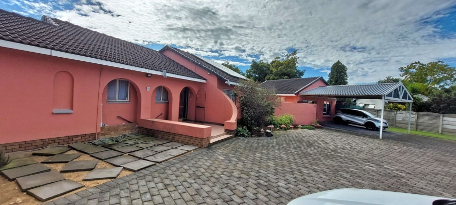 3 Bedroom Property for Sale in Brackenhurst Gauteng