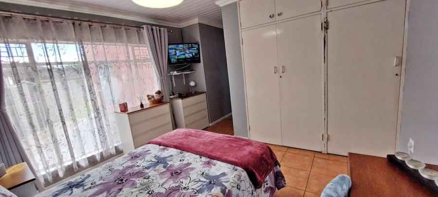 3 Bedroom Property for Sale in Brackenhurst Gauteng