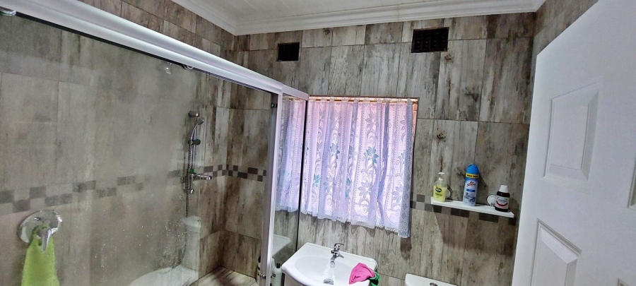 3 Bedroom Property for Sale in Brackenhurst Gauteng