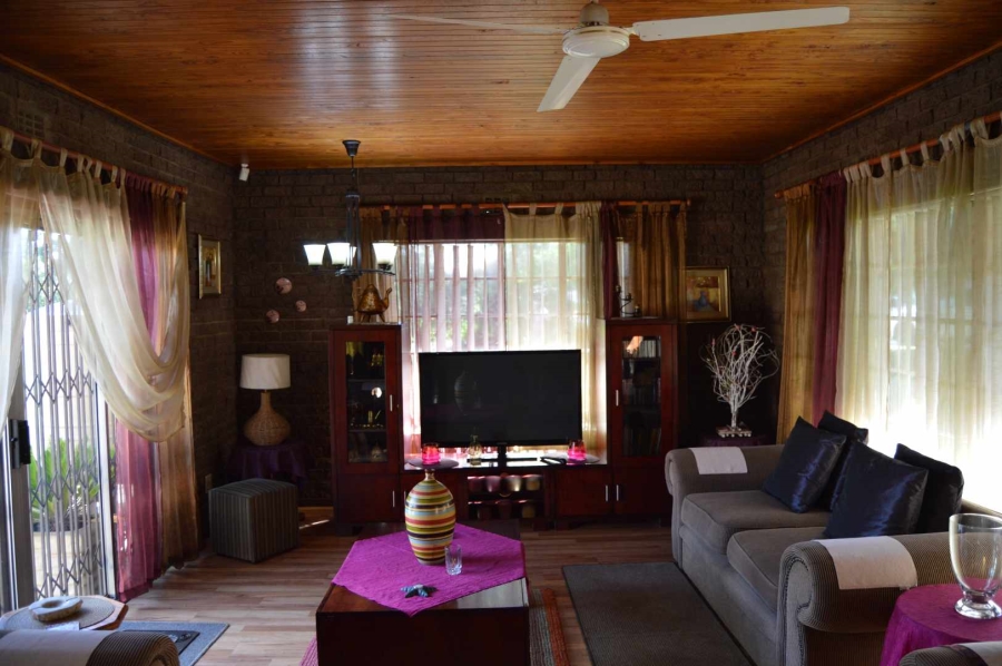 3 Bedroom Property for Sale in Brackendowns Gauteng