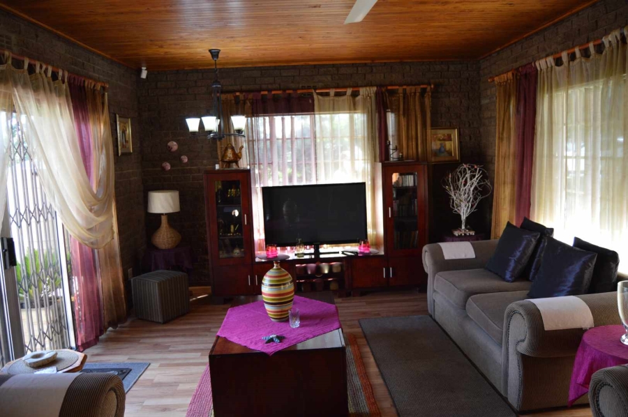 3 Bedroom Property for Sale in Brackendowns Gauteng