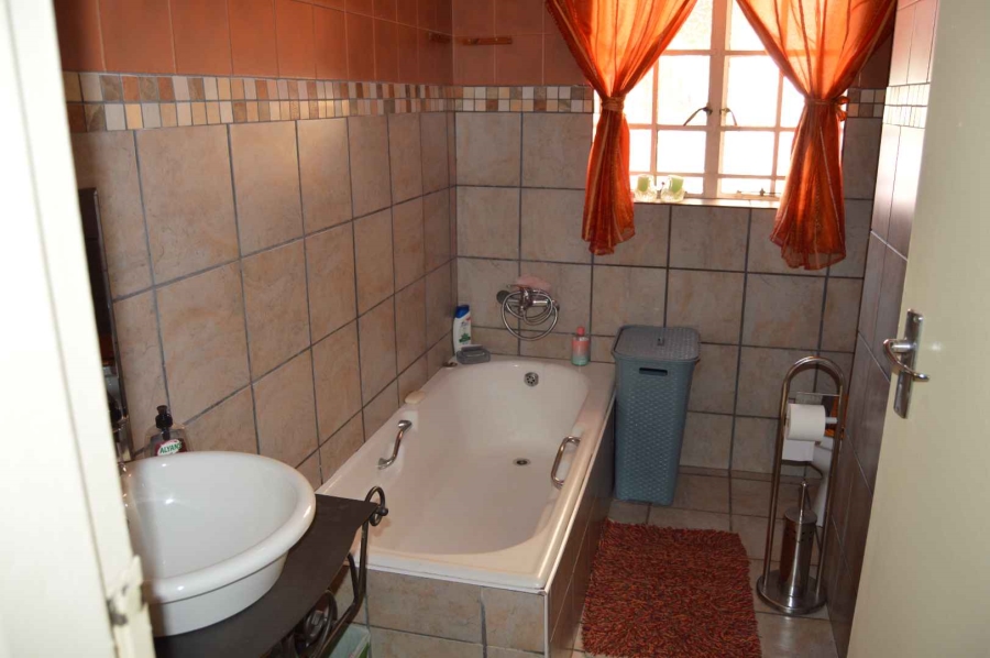 3 Bedroom Property for Sale in Brackendowns Gauteng