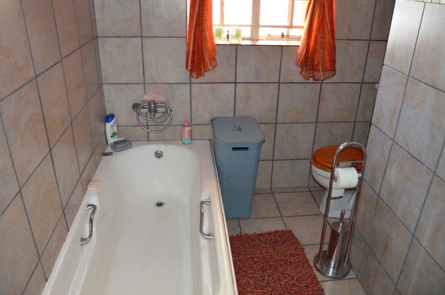 3 Bedroom Property for Sale in Brackendowns Gauteng