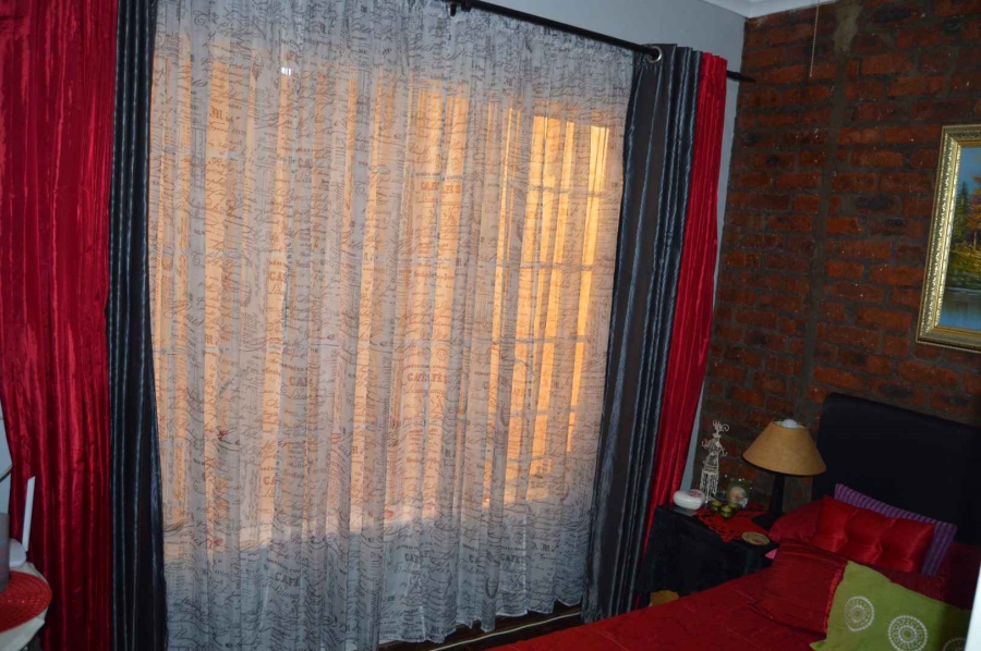 3 Bedroom Property for Sale in Brackendowns Gauteng