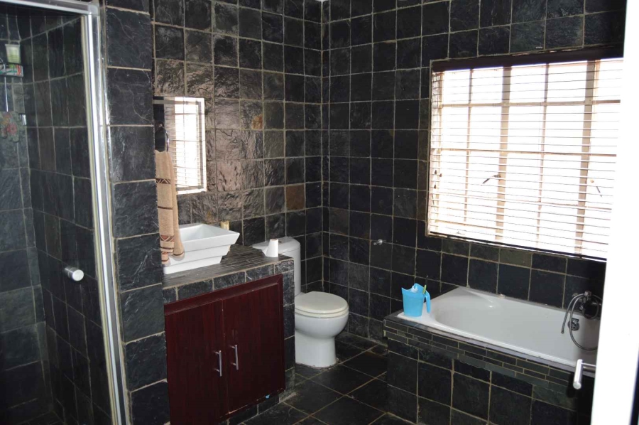 3 Bedroom Property for Sale in Brackendowns Gauteng