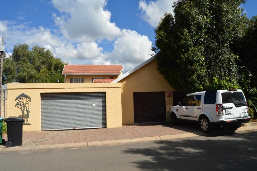 3 Bedroom Property for Sale in Brackendowns Gauteng