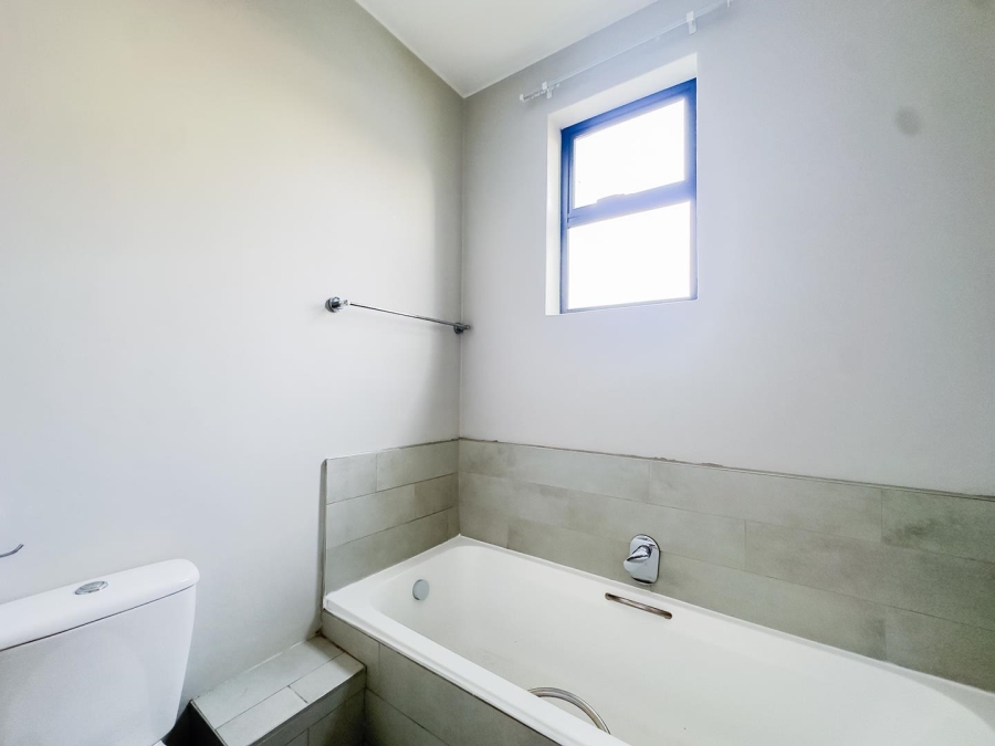 2 Bedroom Property for Sale in Lombardy Estate Gauteng