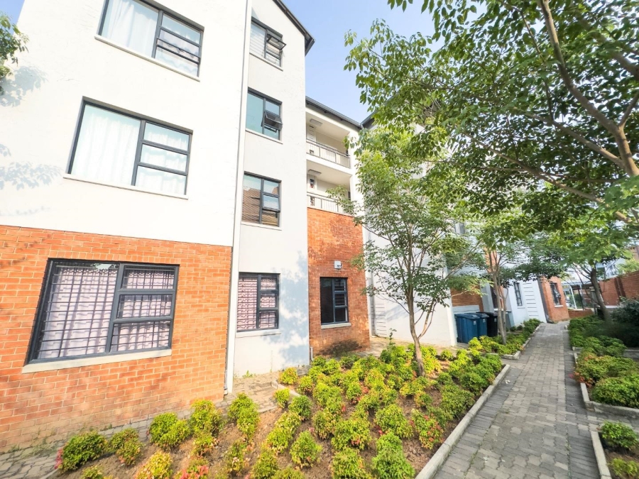 2 Bedroom Property for Sale in Lombardy Estate Gauteng