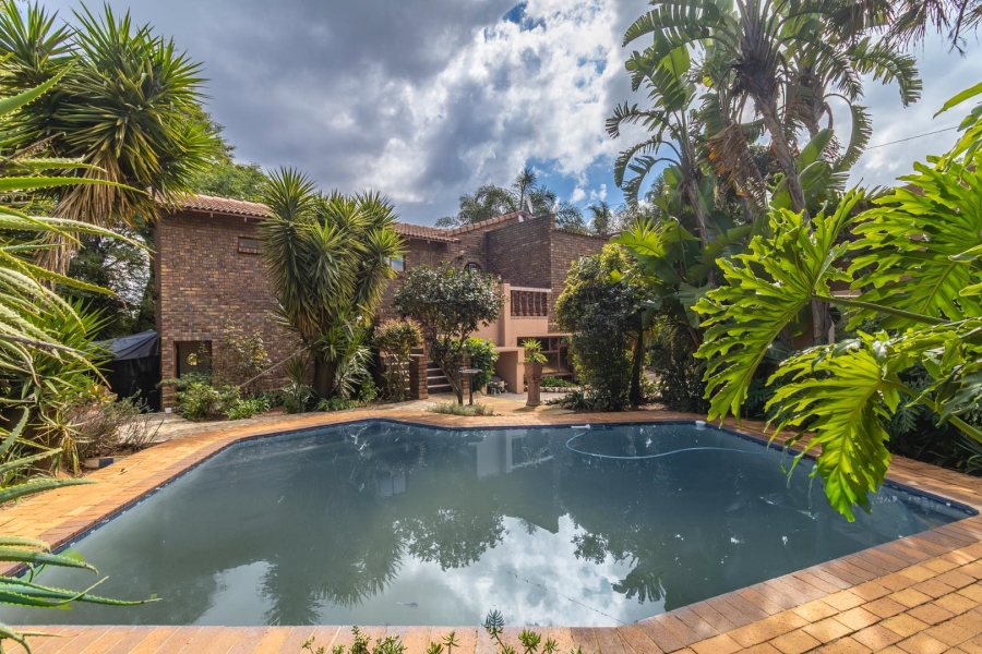 5 Bedroom Property for Sale in Radiokop Gauteng