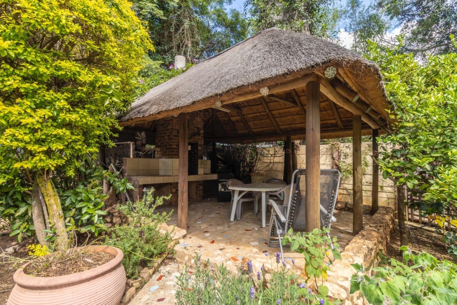 5 Bedroom Property for Sale in Radiokop Gauteng