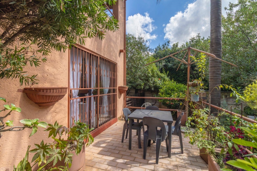 5 Bedroom Property for Sale in Radiokop Gauteng