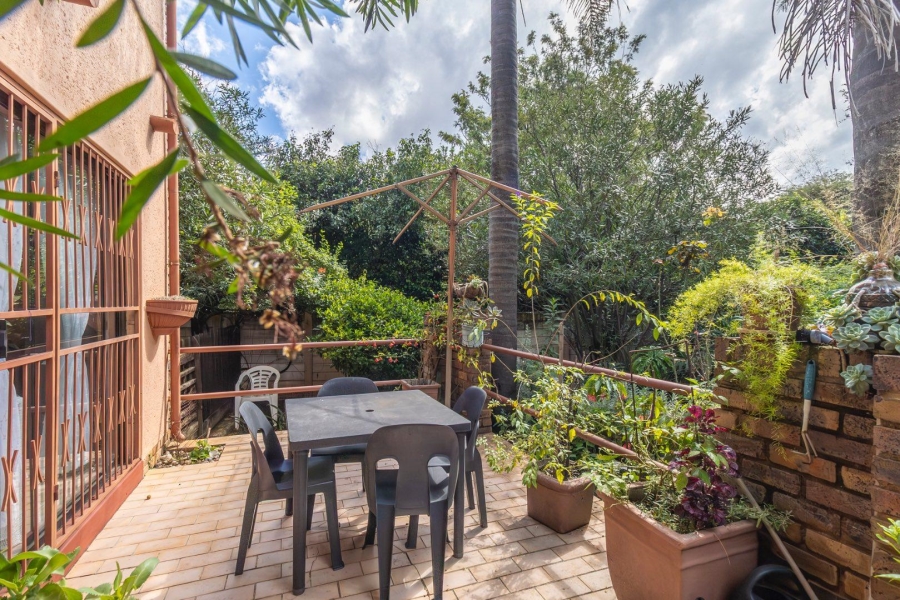 5 Bedroom Property for Sale in Radiokop Gauteng