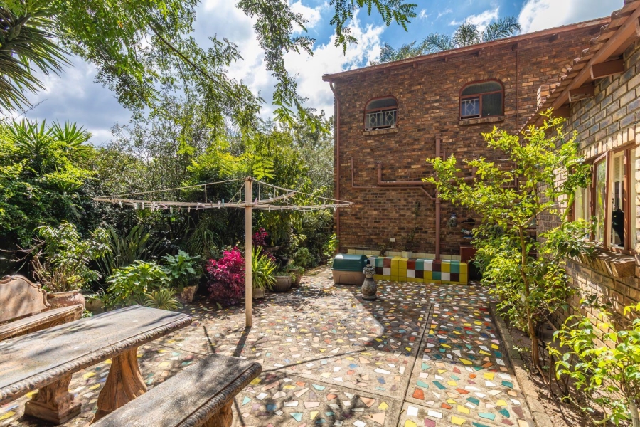 5 Bedroom Property for Sale in Radiokop Gauteng