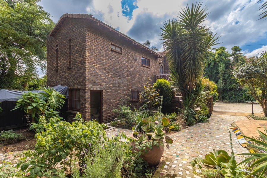 5 Bedroom Property for Sale in Radiokop Gauteng