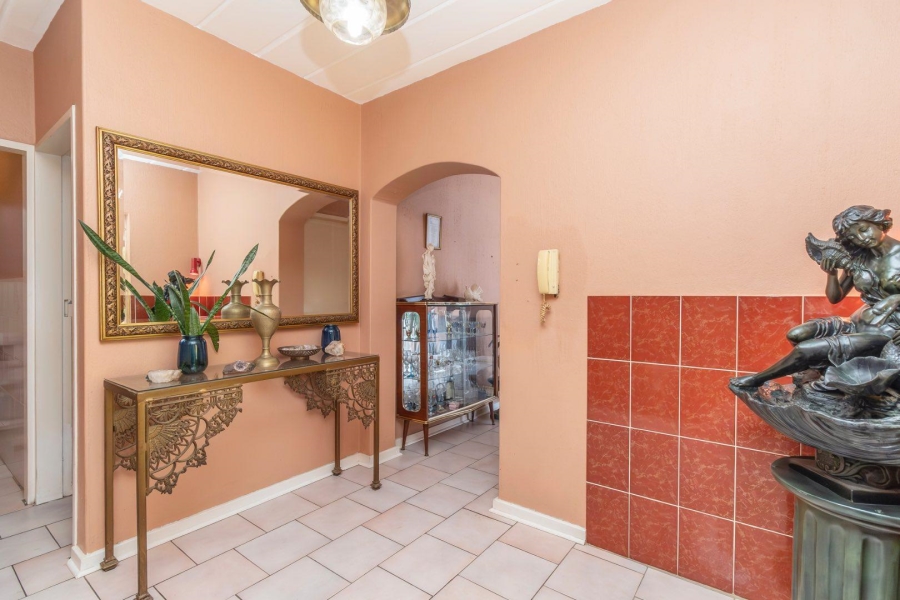 5 Bedroom Property for Sale in Radiokop Gauteng