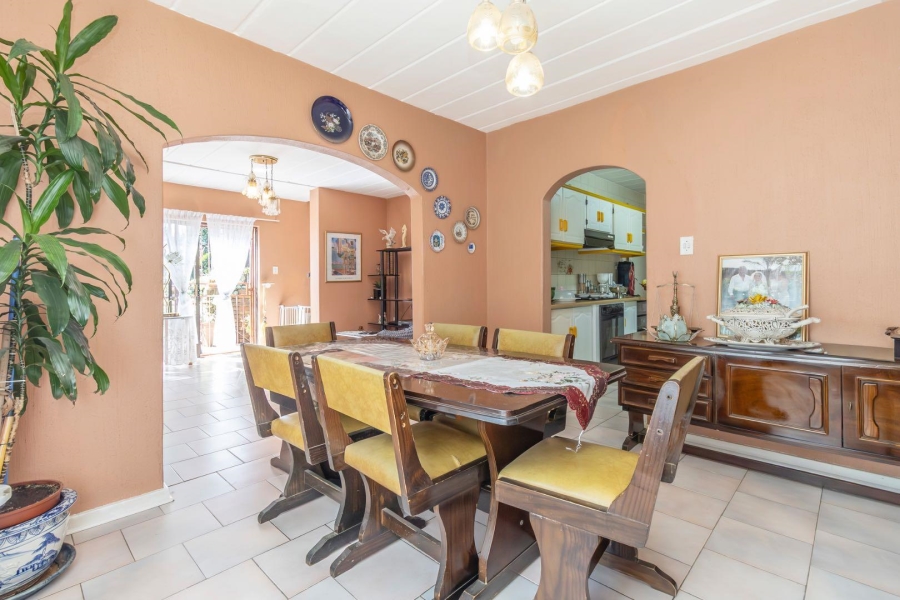 5 Bedroom Property for Sale in Radiokop Gauteng