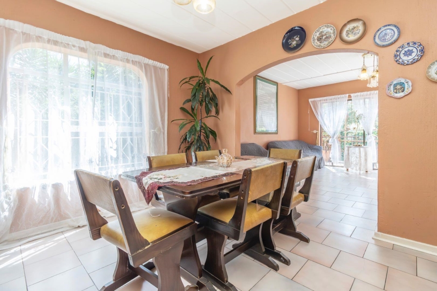 5 Bedroom Property for Sale in Radiokop Gauteng