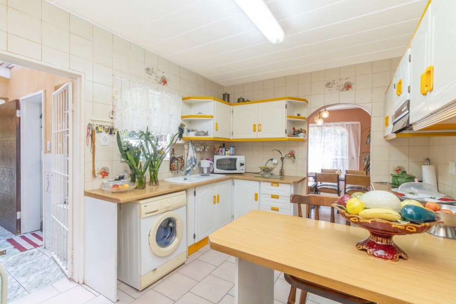 5 Bedroom Property for Sale in Radiokop Gauteng