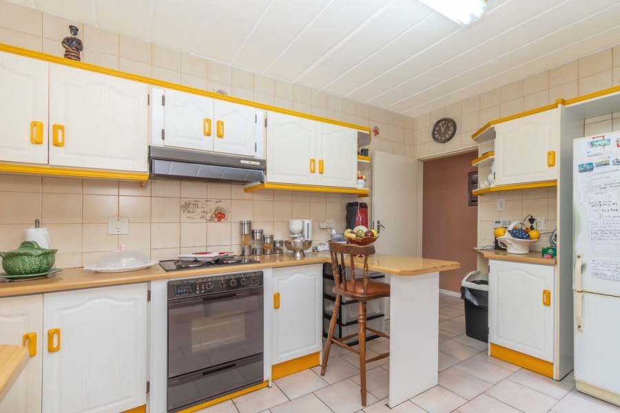 5 Bedroom Property for Sale in Radiokop Gauteng