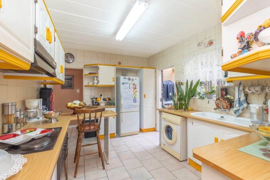 5 Bedroom Property for Sale in Radiokop Gauteng