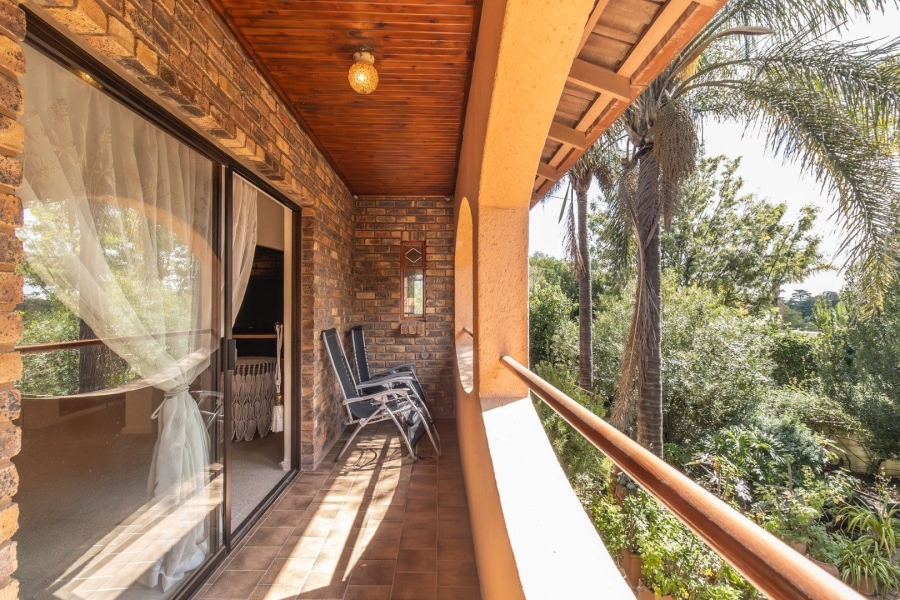 5 Bedroom Property for Sale in Radiokop Gauteng
