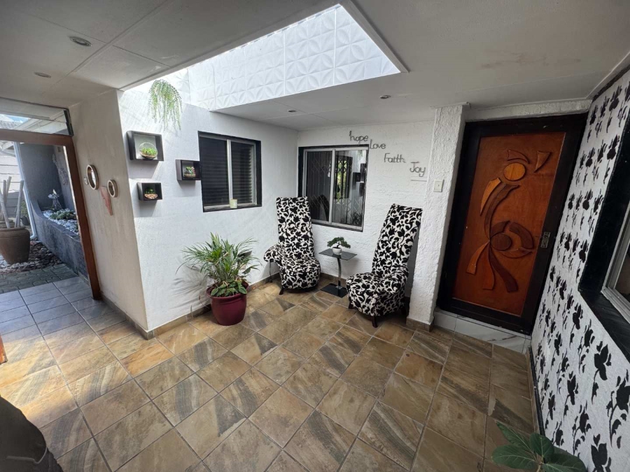 4 Bedroom Property for Sale in Brackendowns Gauteng