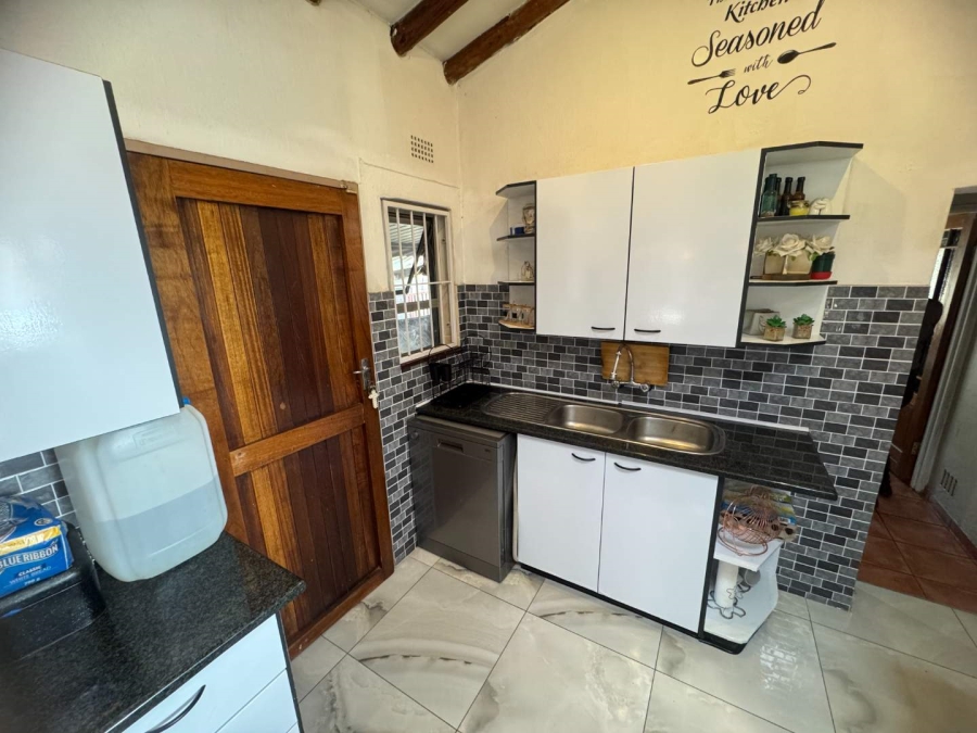 4 Bedroom Property for Sale in Brackendowns Gauteng