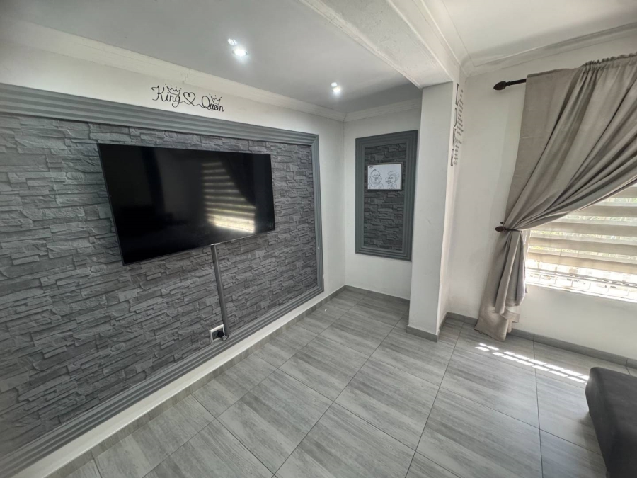 4 Bedroom Property for Sale in Brackendowns Gauteng