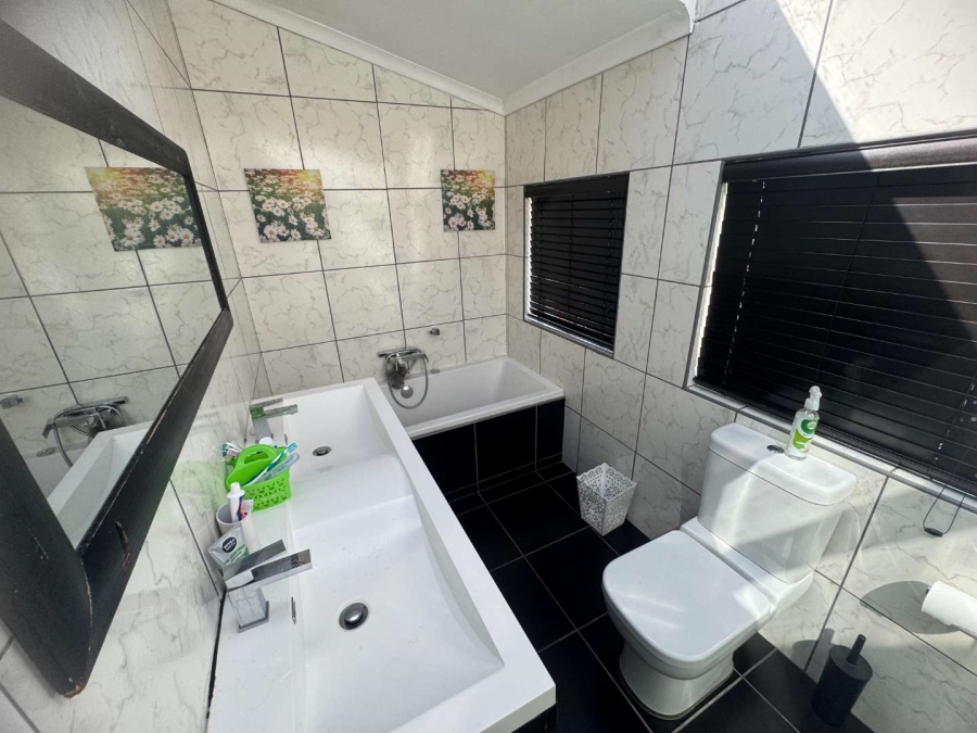 4 Bedroom Property for Sale in Brackendowns Gauteng