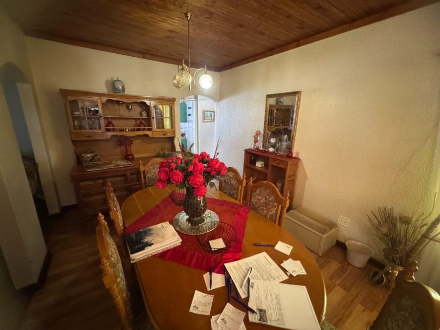 5 Bedroom Property for Sale in Brackendowns Gauteng