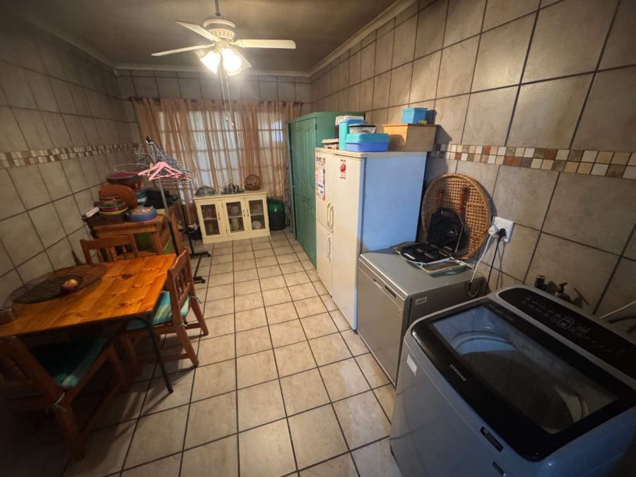 5 Bedroom Property for Sale in Brackendowns Gauteng