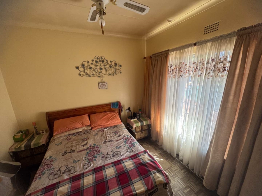 5 Bedroom Property for Sale in Brackendowns Gauteng